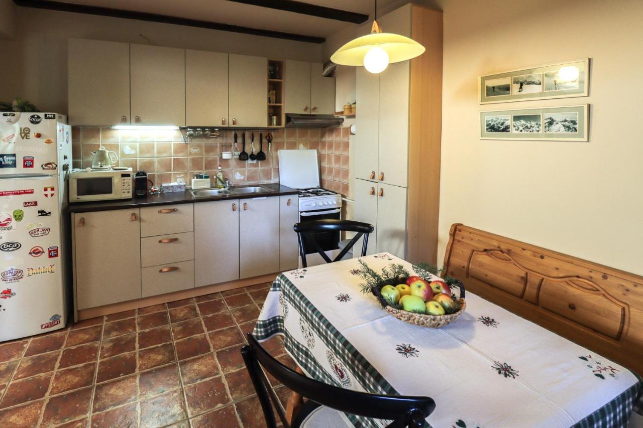 Mountain Family Chalet On Prahova Valley คอมาร์นิค ภายนอก รูปภาพ