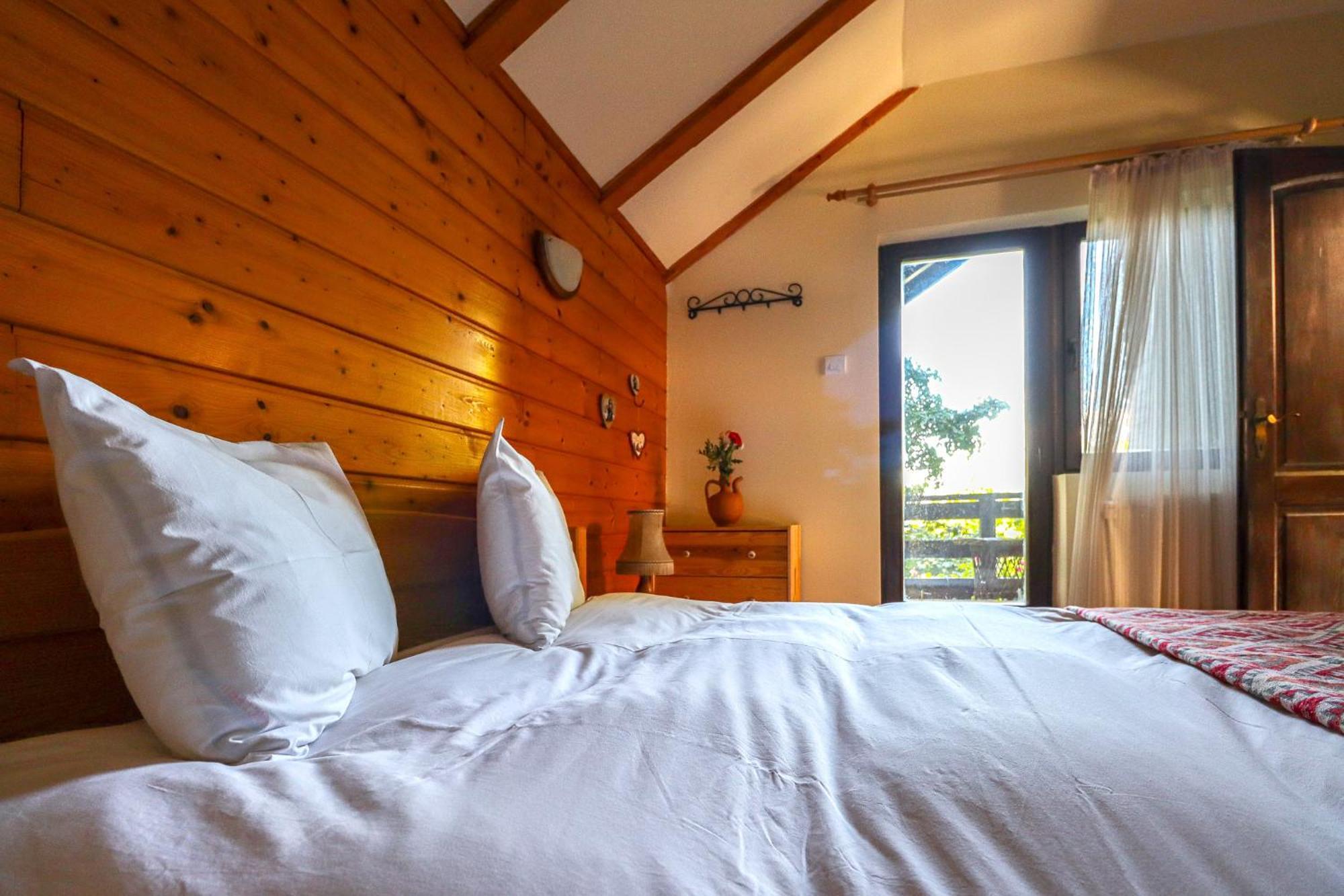 Mountain Family Chalet On Prahova Valley คอมาร์นิค ภายนอก รูปภาพ